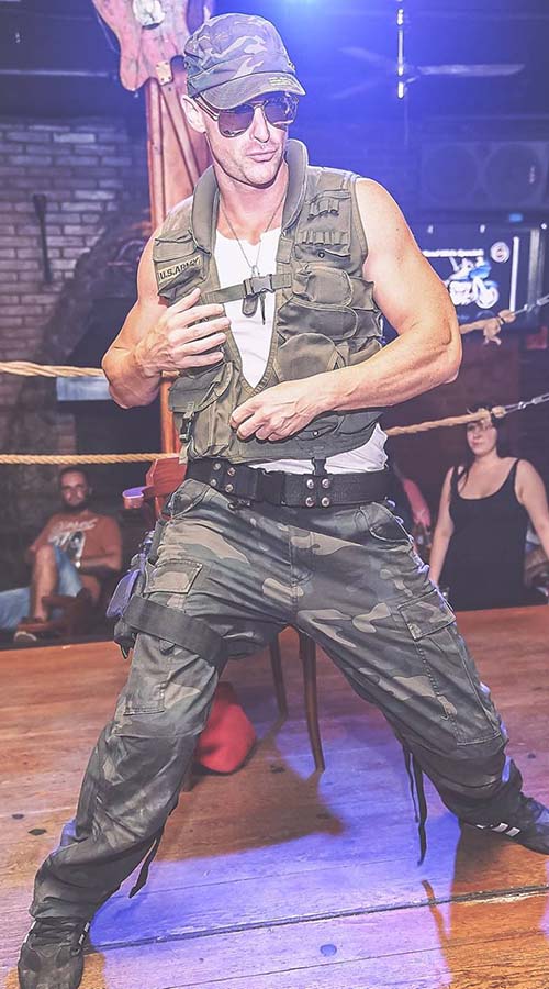 Army-Strip von Stripper CHRIS aus Wien