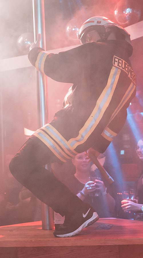 Feuerwehr-Strip von Stripper CHRIS aus Wien Feuerwehr-Strip von Stripper CHRIS aus Wien