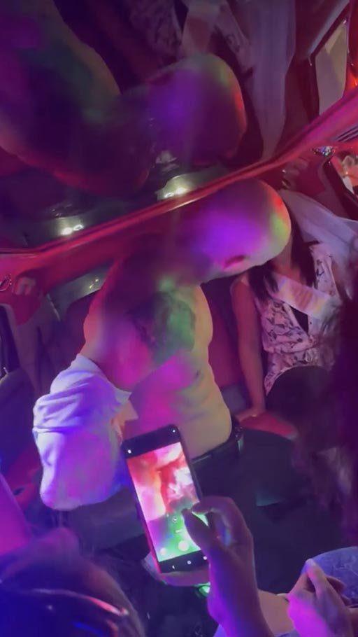 Stripper CHRIS aus Wien in der Limousine